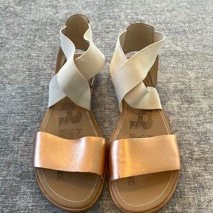 Sorel rose gold and white sandals - Size 10